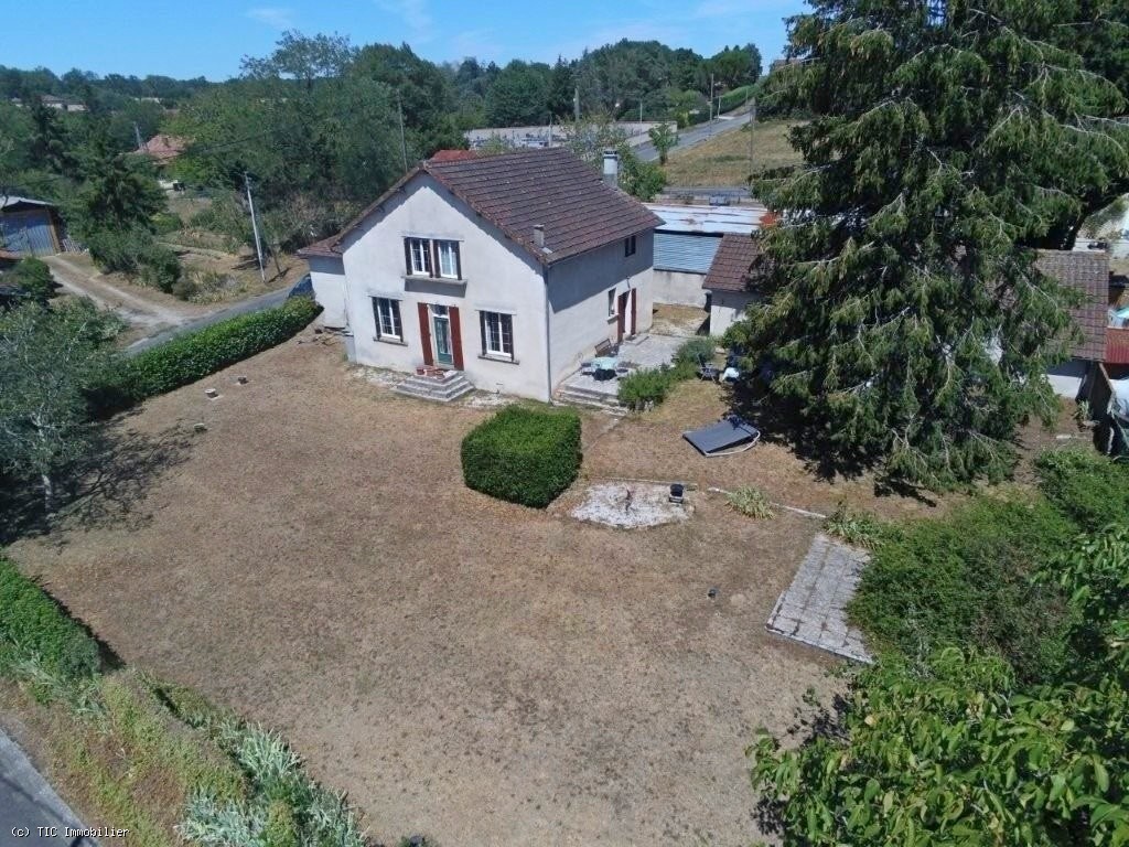 4 bedroom House in Champagne-Mouton, France – r7555