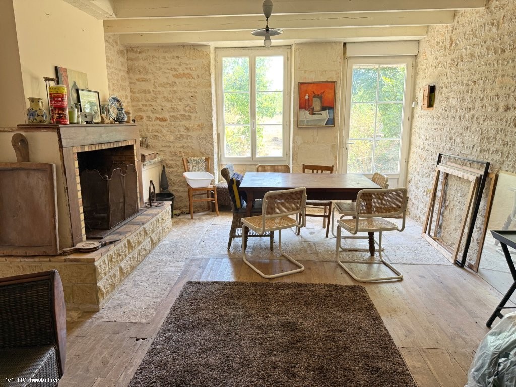 3 bedroom House in Verteuil-Sur-Charente, France – r7554
