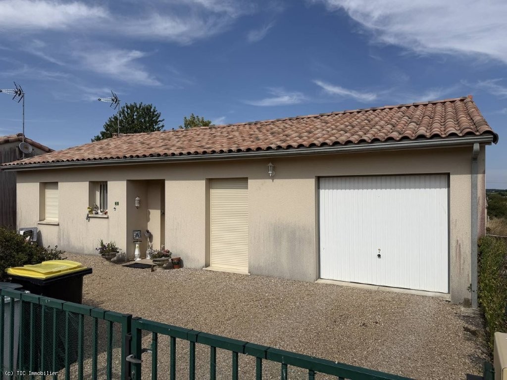 3 bedroom House in Verteuil-Sur-Charente, France – r7551