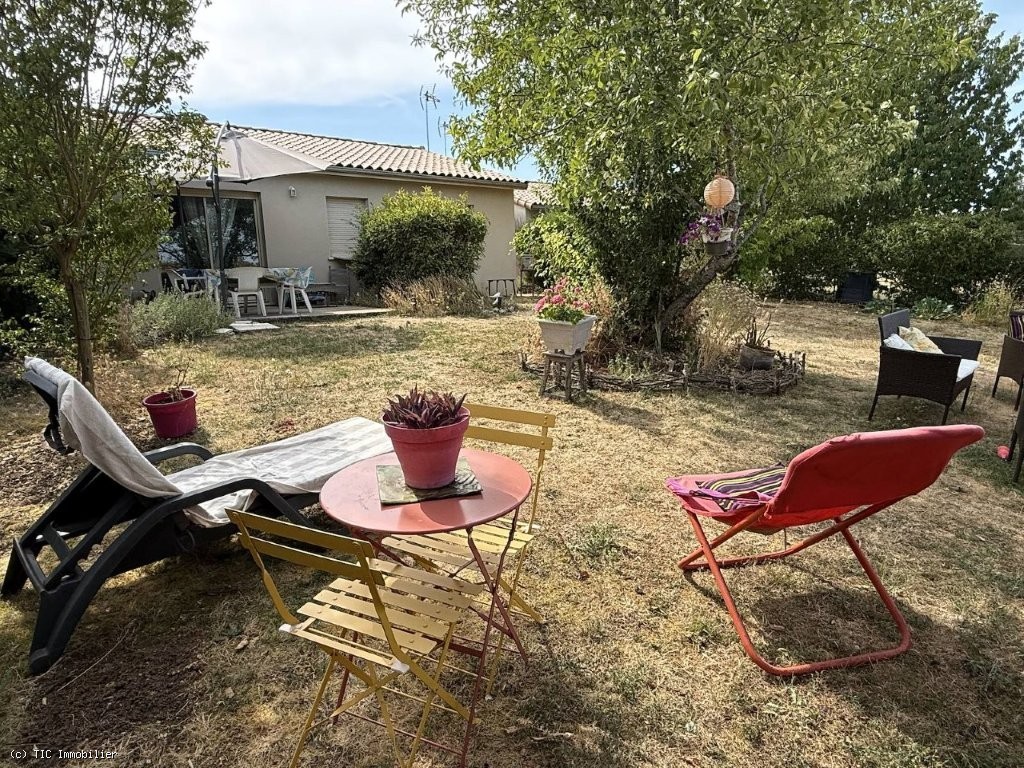 3 bedroom House in Verteuil-Sur-Charente, France – r7551