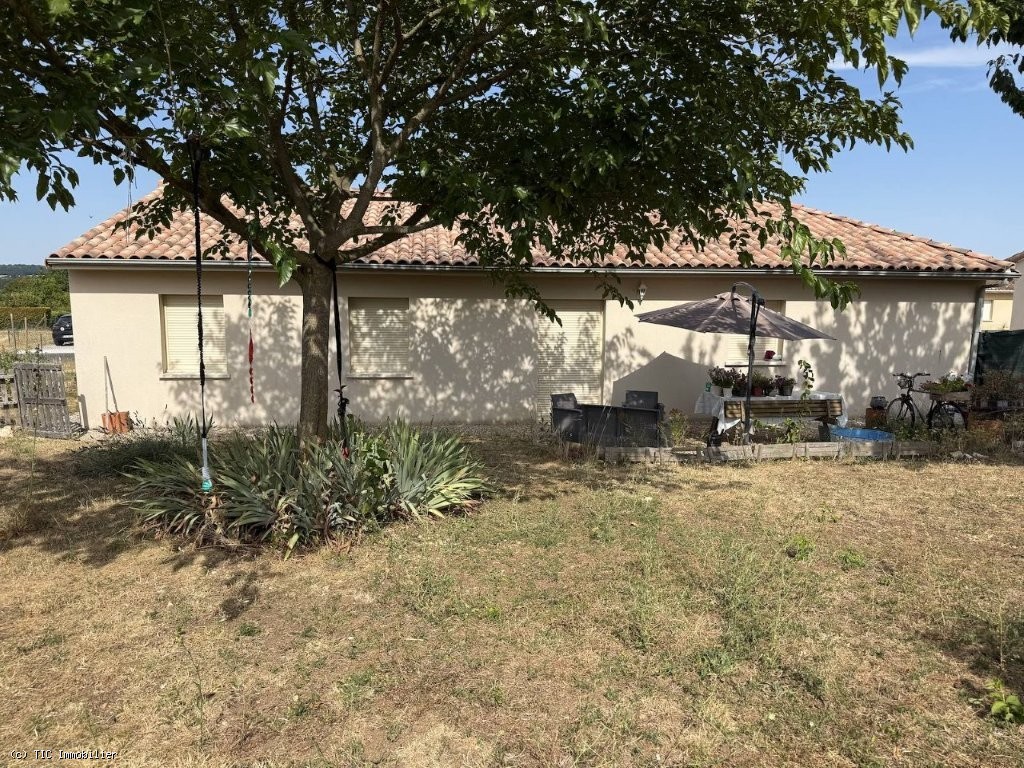 3 bedroom House in Verteuil-Sur-Charente, France – r7549