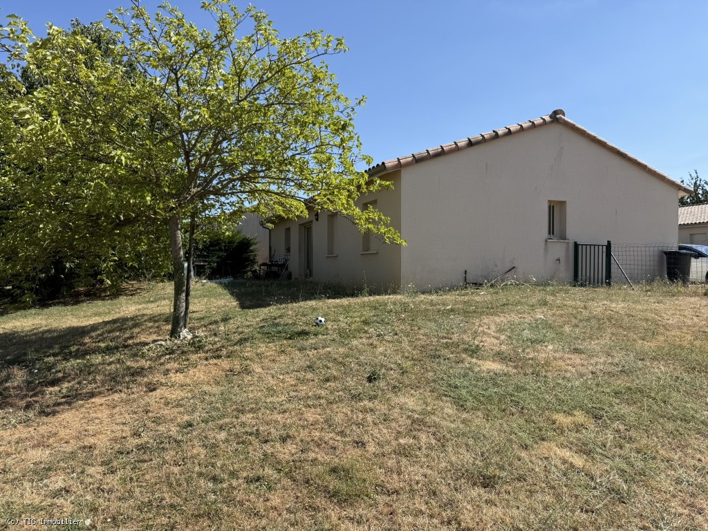 3 bedroom House in Verteuil-Sur-Charente, France – r7548