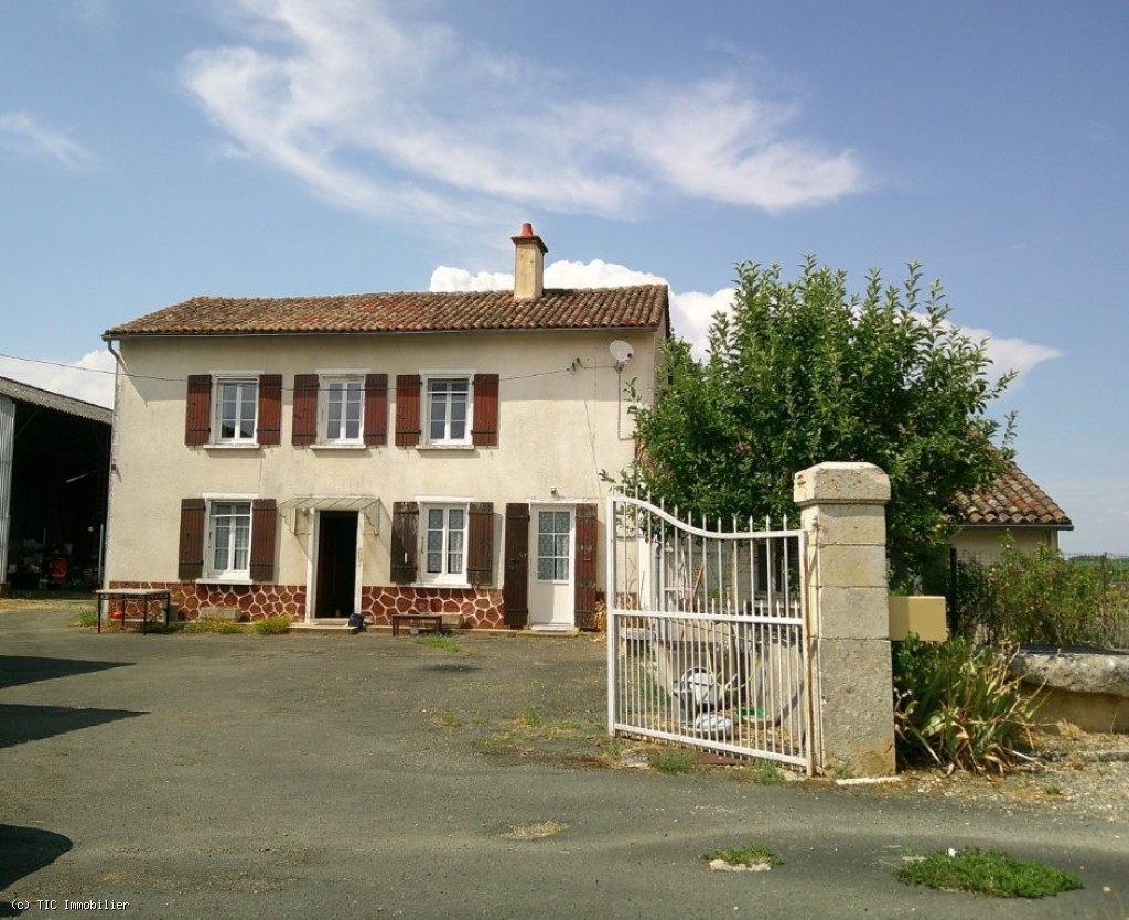 3 bedroom House in Chaunay, France – r7544