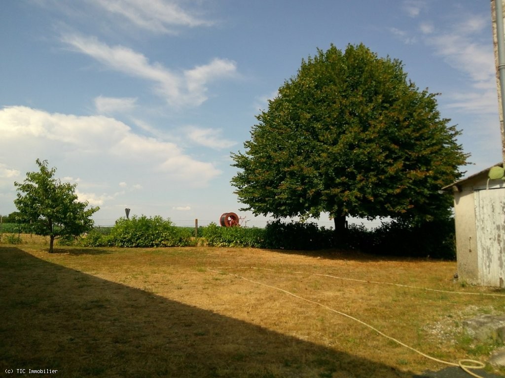 3 bedroom House in Chaunay, France – r7544
