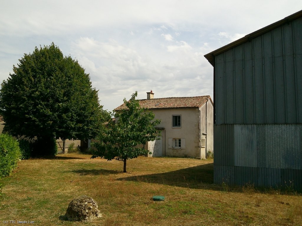 3 bedroom House in Chaunay, France – r7544