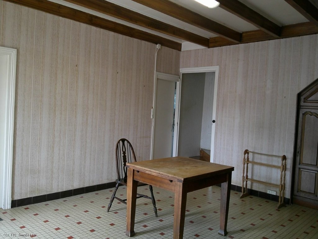 3 bedroom House in Chaunay, France – r7544