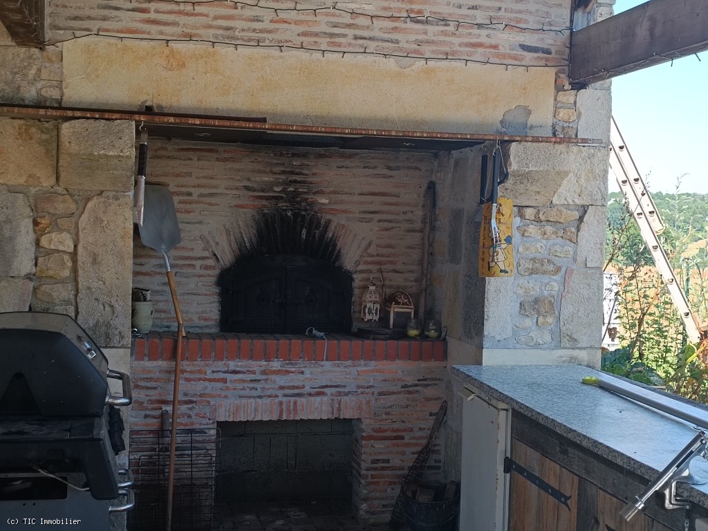 5 bedroom House in Charroux, France – r7461