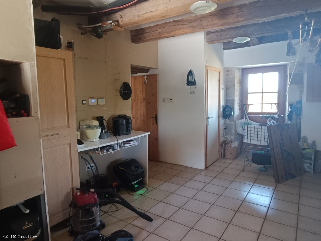 5 bedroom House in Charroux, France – r7461