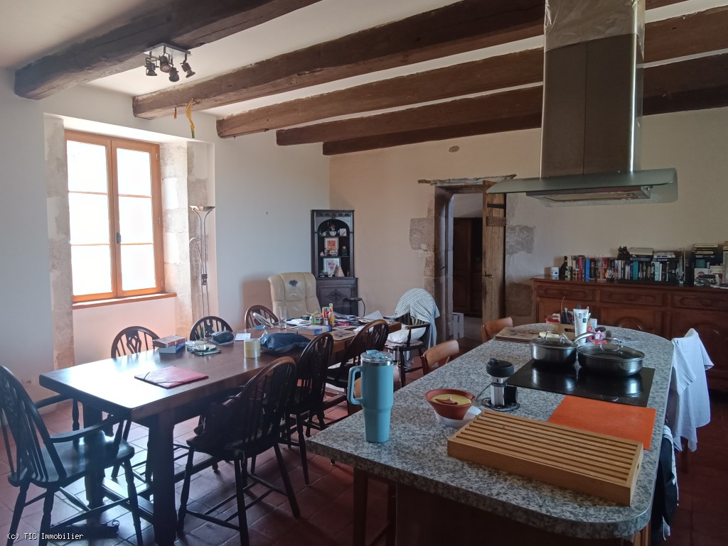 5 bedroom House in Charroux, France – r7461