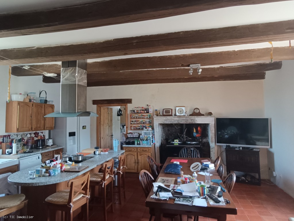 5 bedroom House in Charroux, France – r7461