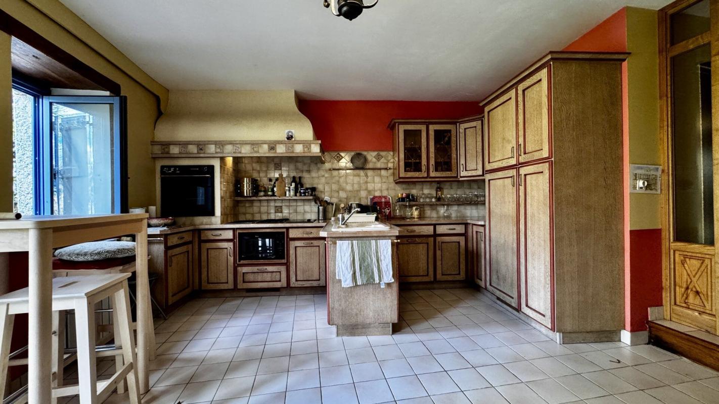 6 bedroom maison in Sauliac Sur Cele, Lot, France