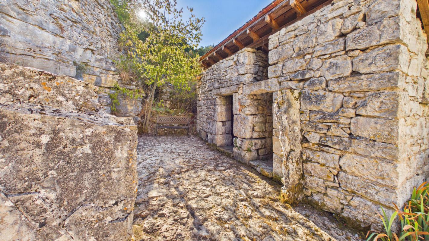2 bedroom maison in Montbrun, Lot, France