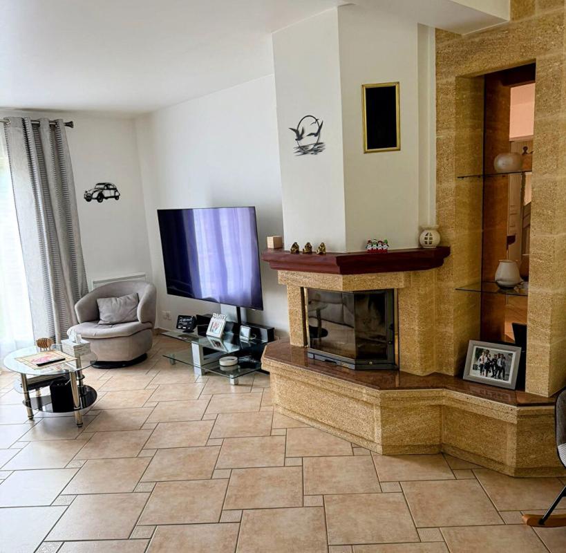 4 bedroom maison in Lamorlaye, Oise, France