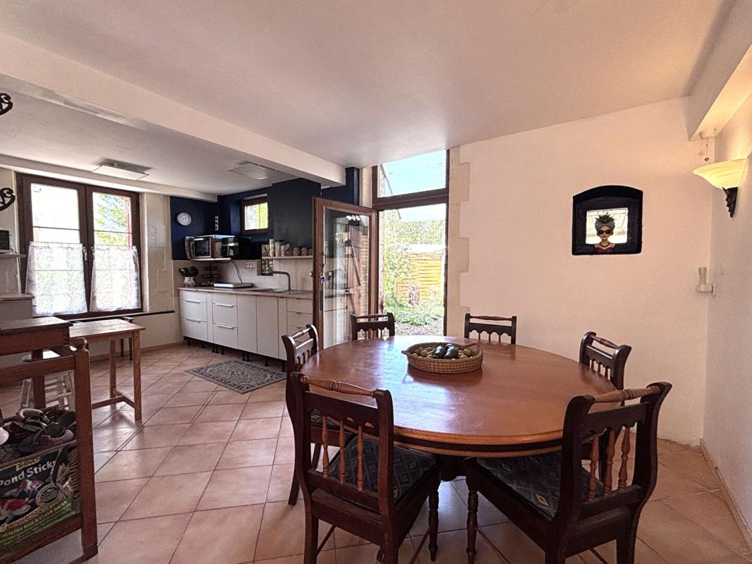 2 bedroom maison in Ruffec, Charente, France