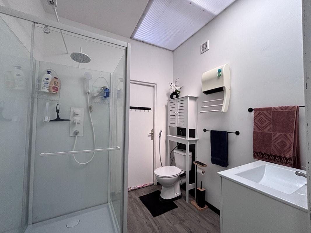 2 bedroom maison in Ruffec, Charente, France