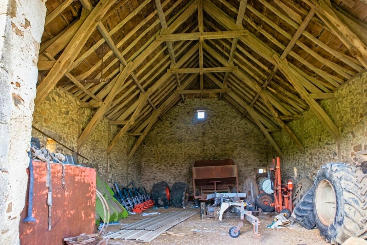 5 bedroom corps de ferme in Montbazens, Aveyron, France