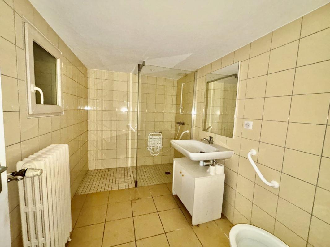 3 bedroom maison de ville in Ruffec, Charente, France