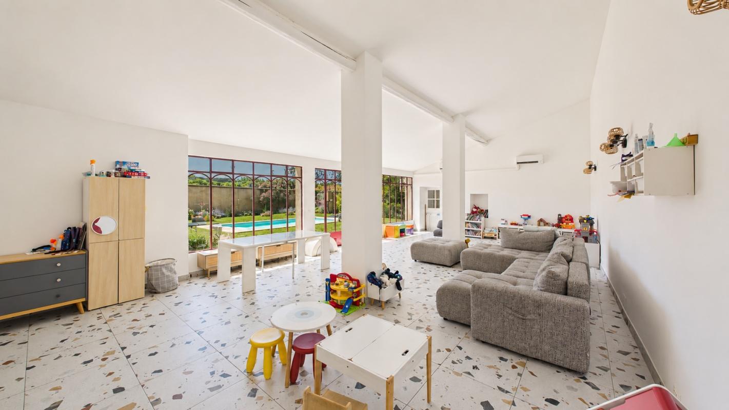 6 bedroom demeure in Saint Genies De Comolas, Gard, France