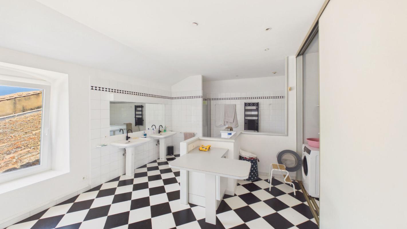 6 bedroom demeure in Saint Genies De Comolas, Gard, France