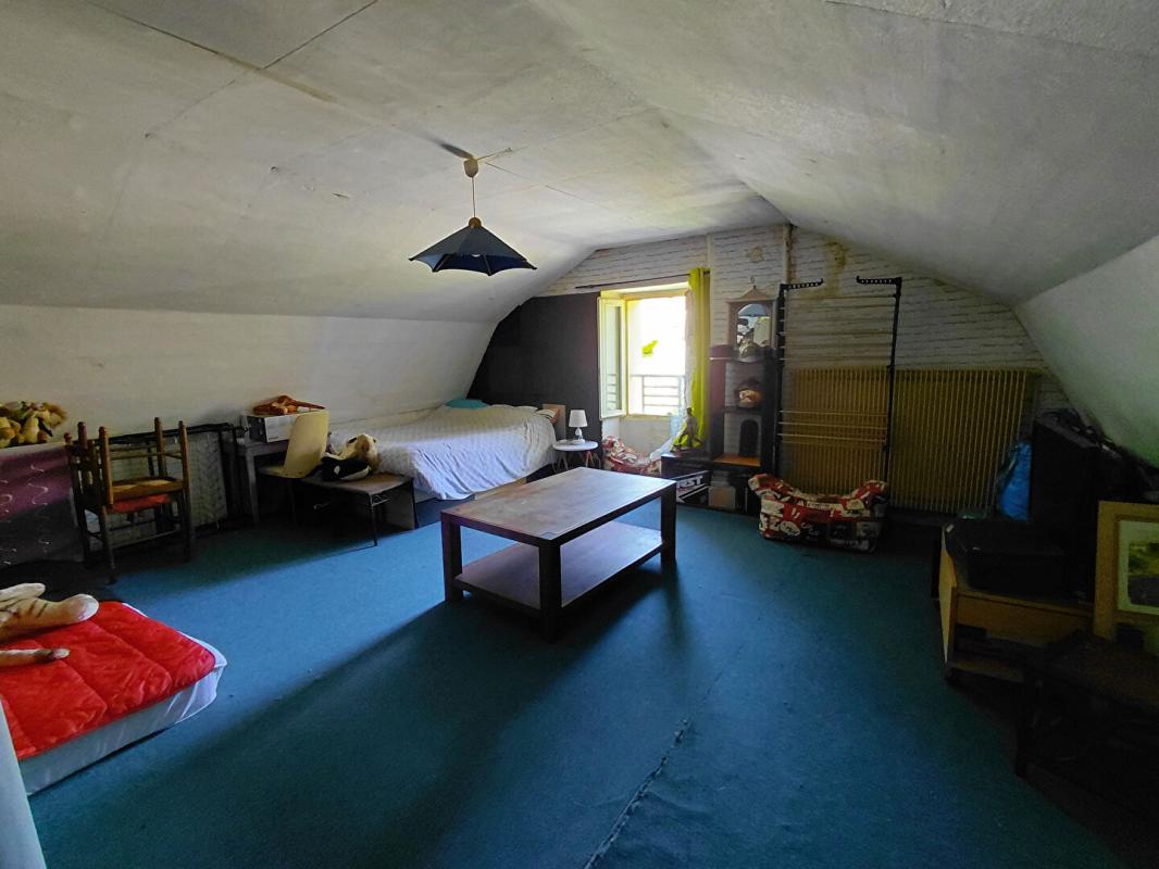3 bedroom maison in Vezac, Cantal, France