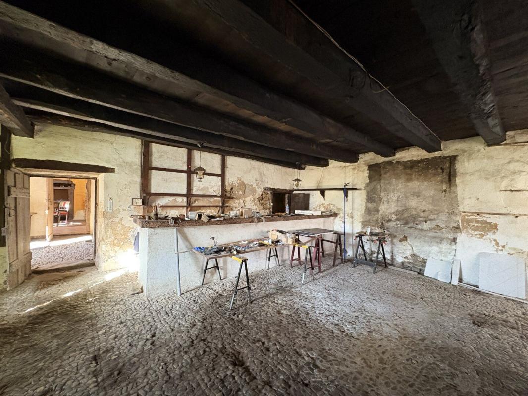 6 bedroom maison in Salon La Tour, Corrèze, France