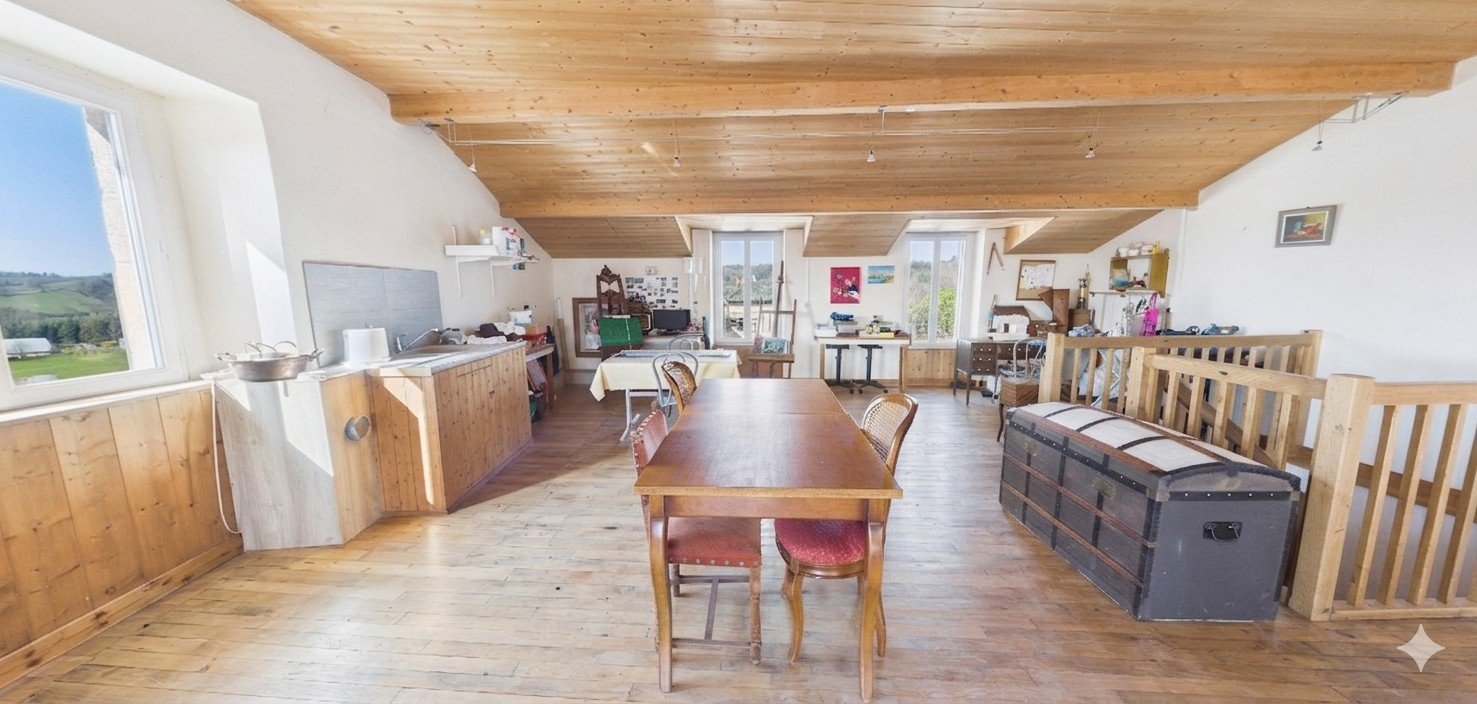 7 bedroom propriete in Vitrac, Cantal, France