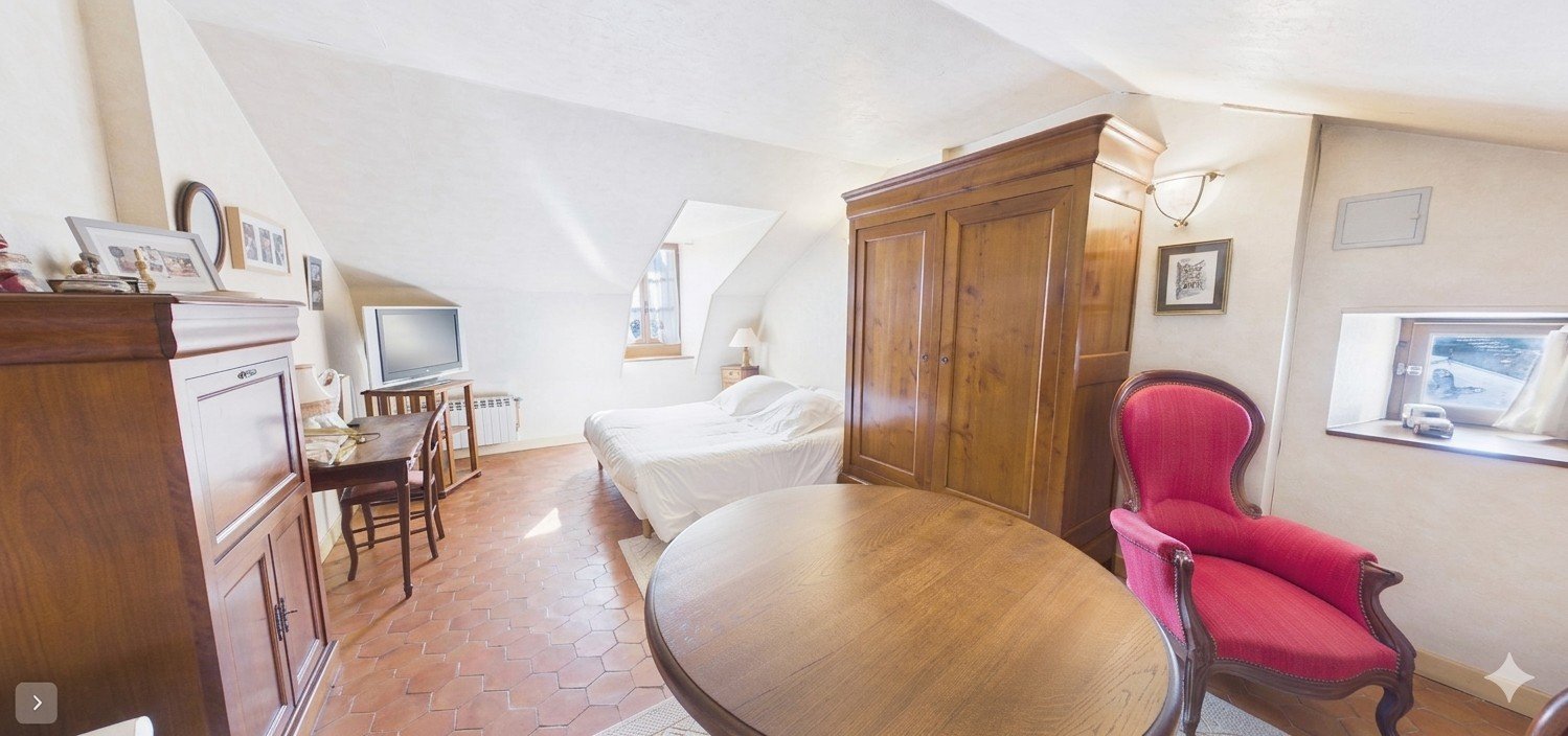 7 bedroom propriete in Vitrac, Cantal, France