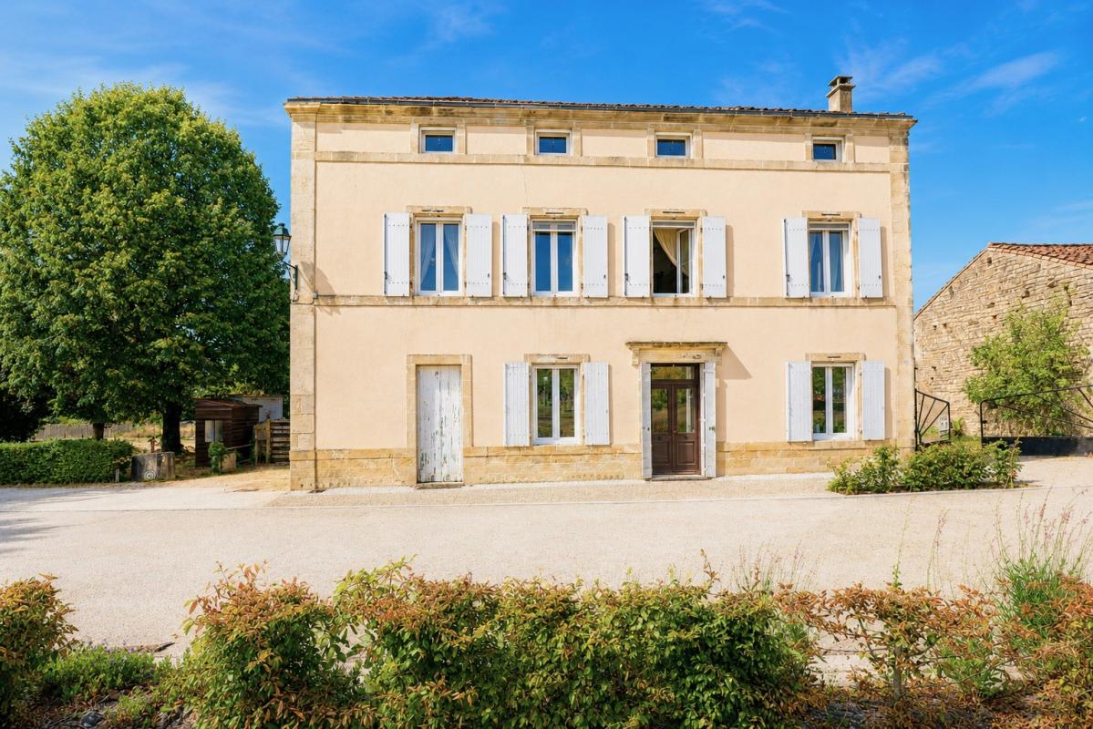 3 bedroom maison de village in Courcome, Charente, France