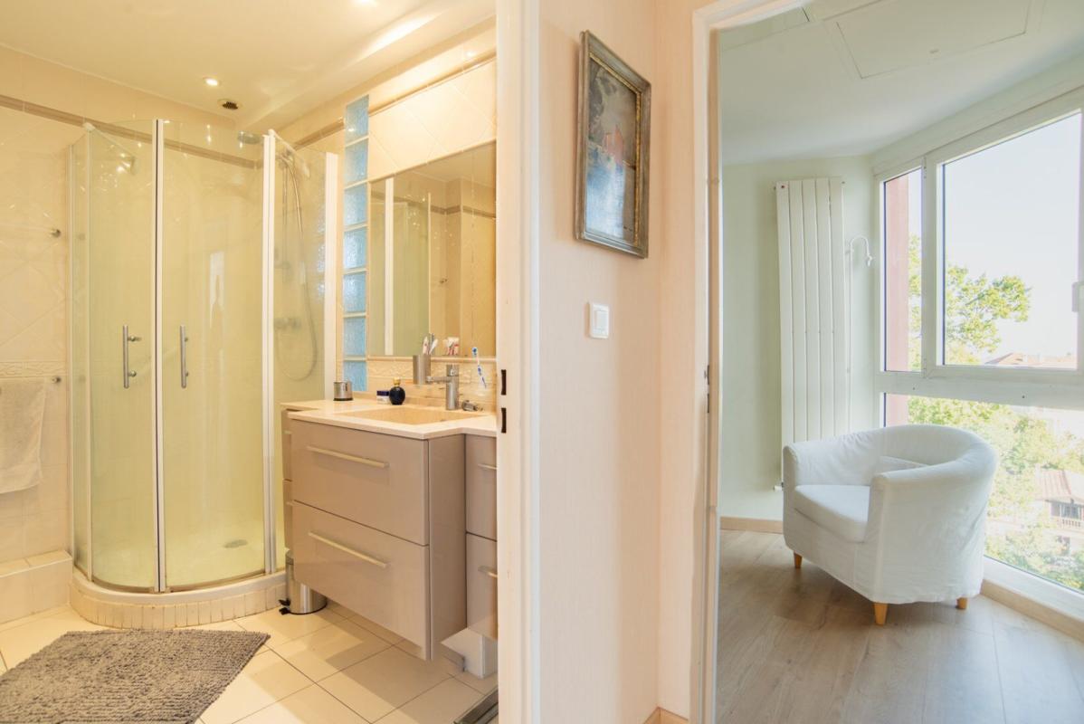 4 bedroom t6 et plus in Anglet, Pyrénées-Atlantiques, France