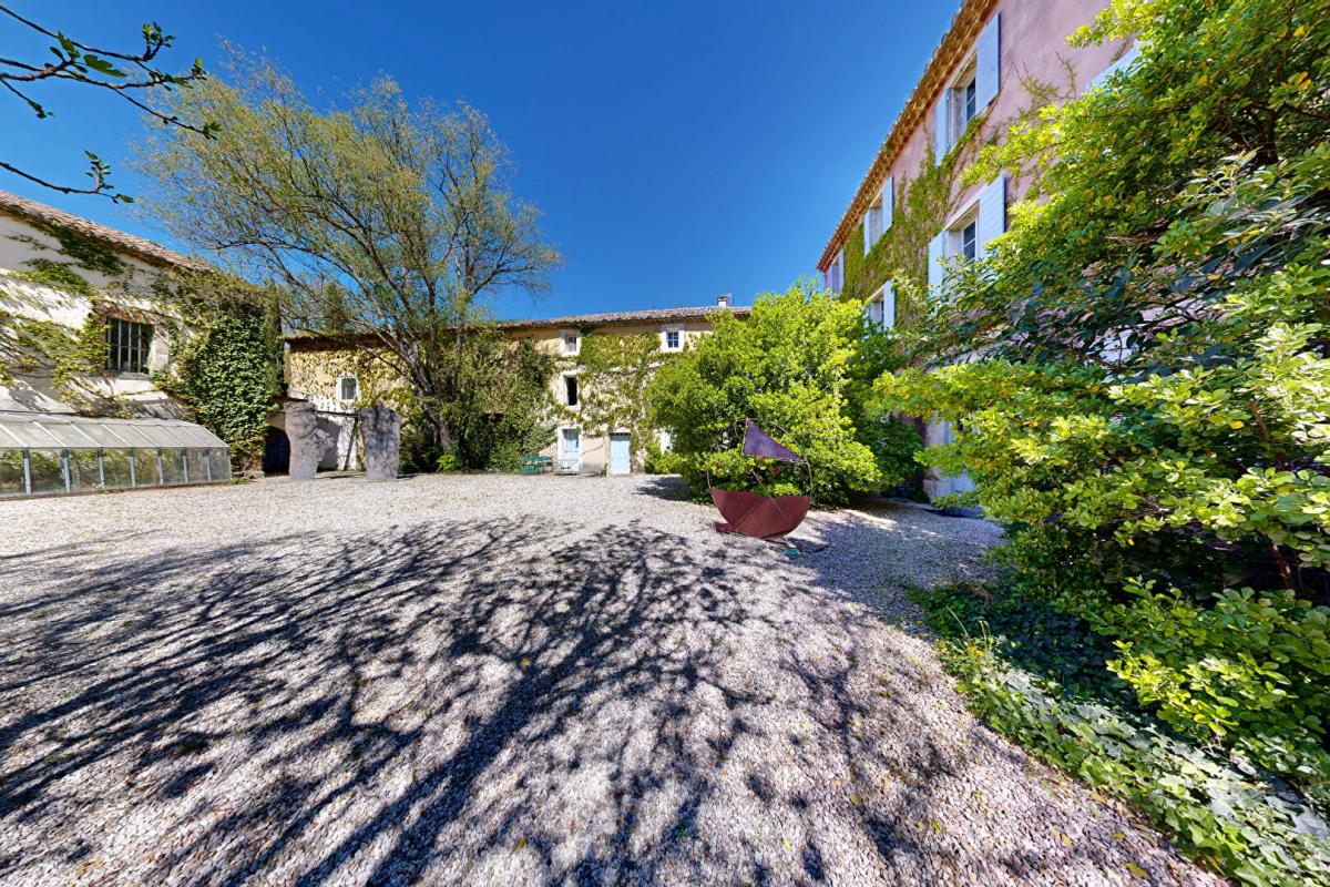 16 bedroom propriete in Le Thor, Vaucluse, France