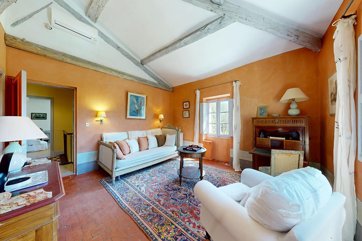 16 bedroom propriete in Le Thor, Vaucluse, France