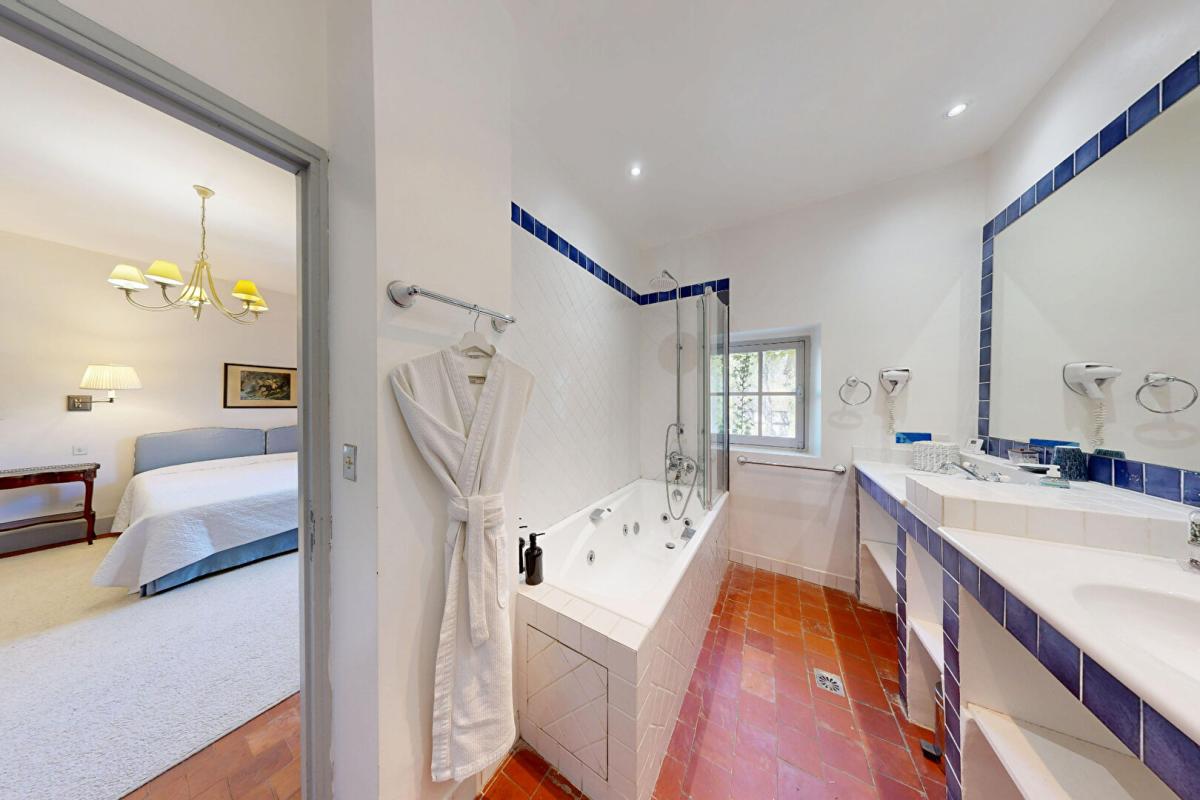 16 bedroom propriete in Le Thor, Vaucluse, France