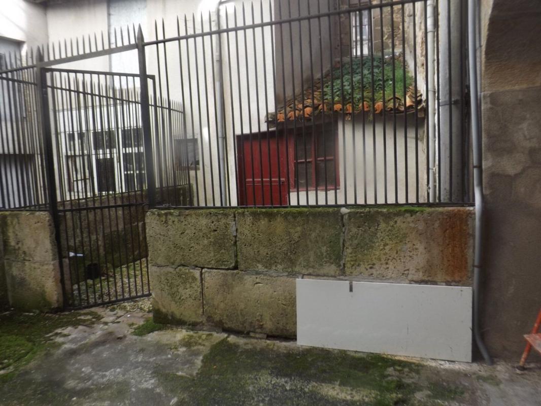 immeuble in Confolens, Charente, France
