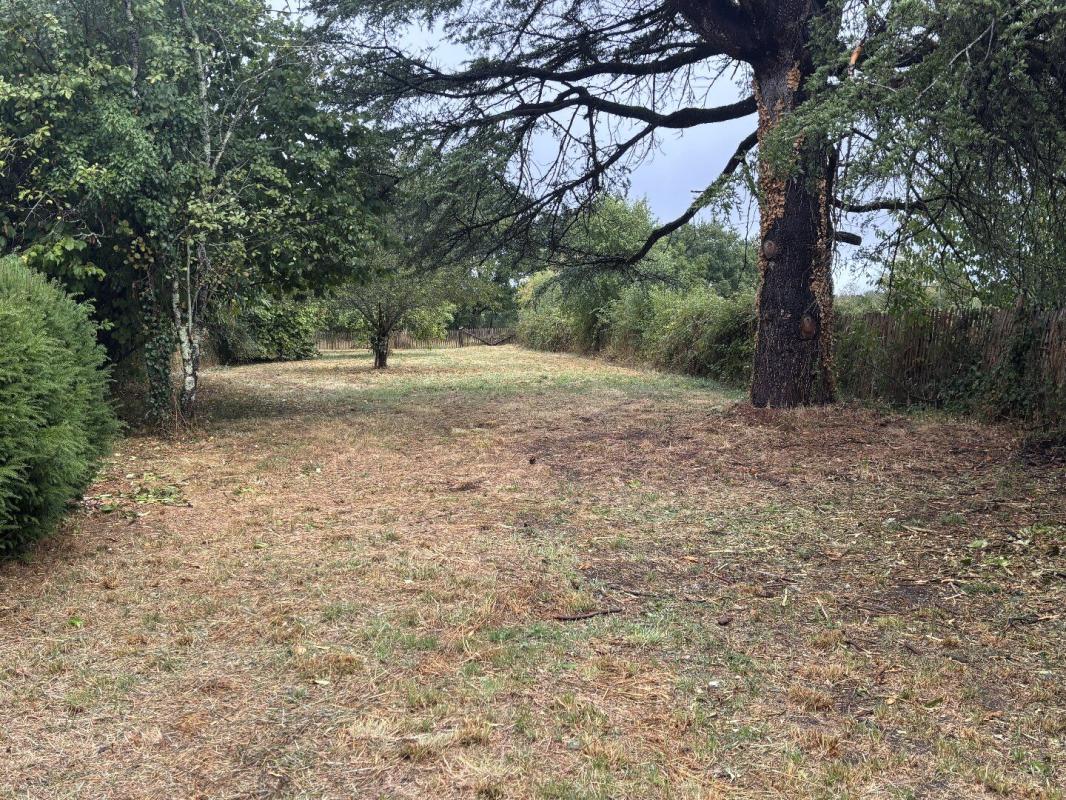 2 bedroom maison en pierres in Saint Gourson, Charente, France