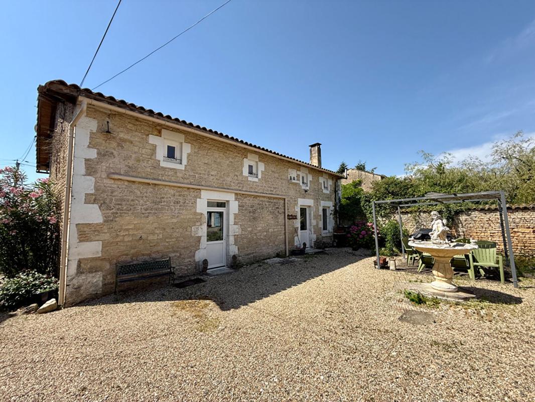 7 bedroom propriete in Tillou, Deux-Sèvres, France