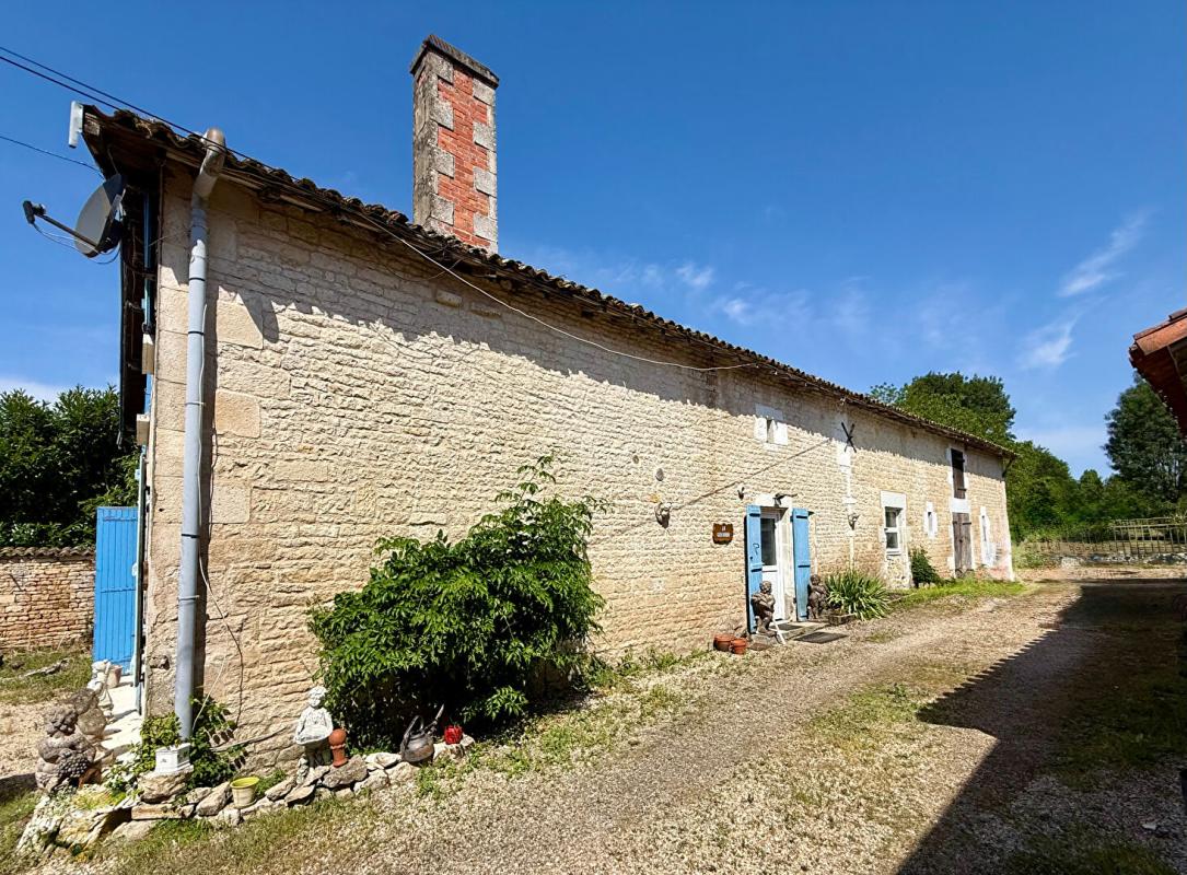 7 bedroom propriete in Tillou, Deux-Sèvres, France