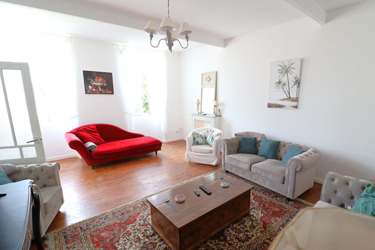 5 bedroom maison in Verdille, Charente, France