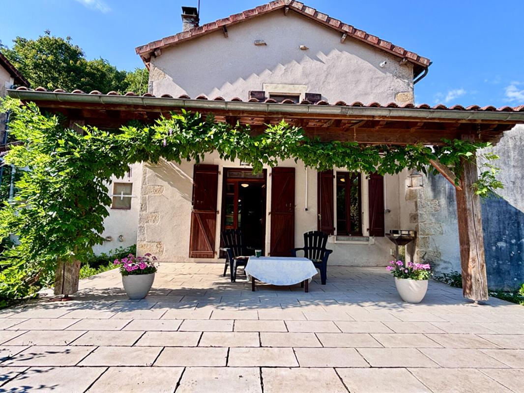3 bedroom propriete in Nanteuil En Vallee, Charente, France