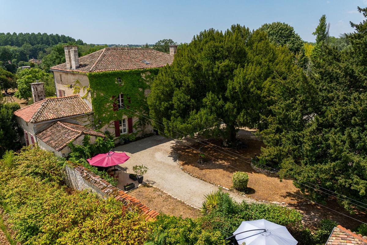 14 bedroom gite in Chef Boutonne, Deux-Sèvres, France