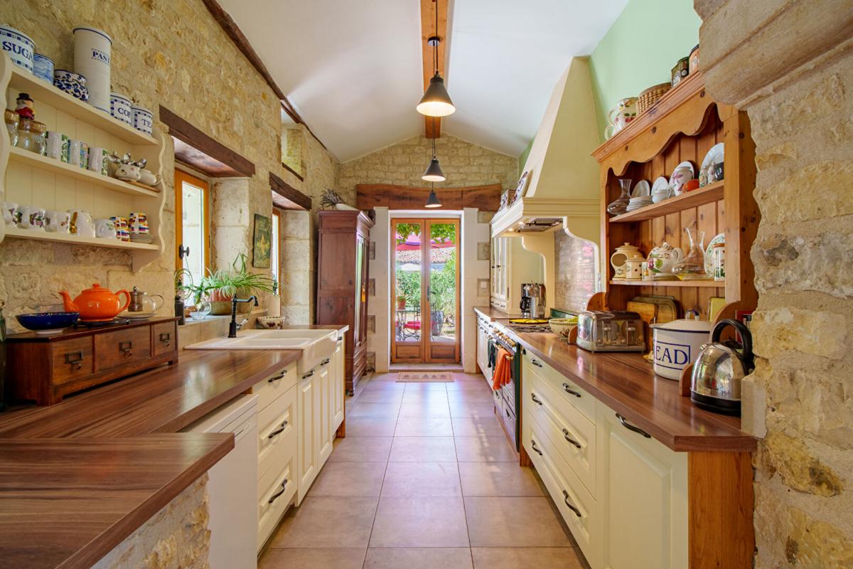 14 bedroom gite in Chef Boutonne, Deux-Sèvres, France