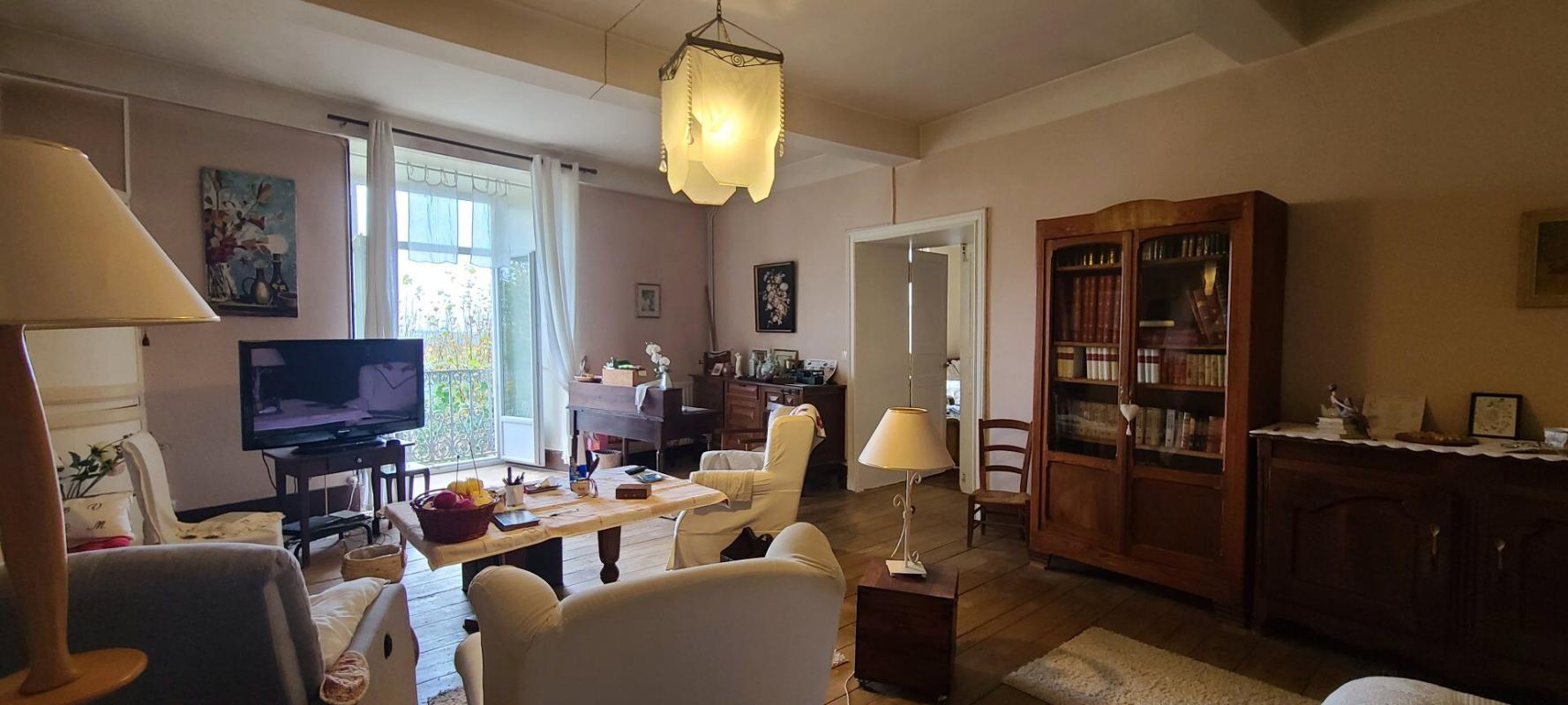 5 bedroom maison de village in Lauzerte, Tarn-et-Garonne, France