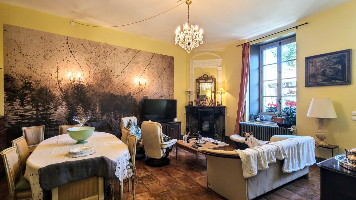 7 bedroom t6 et plus in Caussade, Tarn-et-Garonne, France