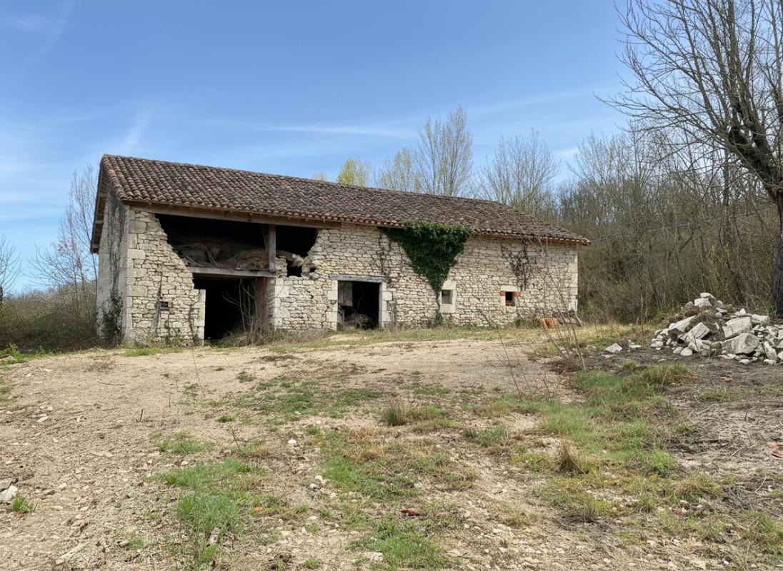 grange in Saint Paul De Loubressac, Lot, France