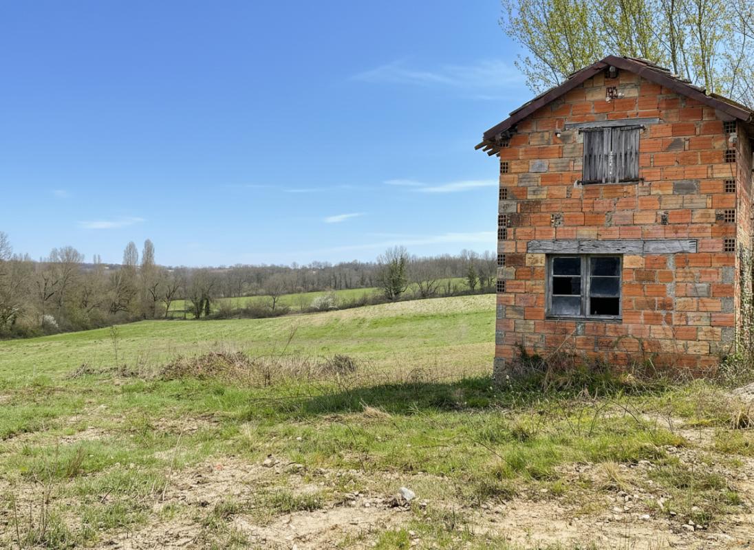 grange in Saint Paul De Loubressac, Lot, France