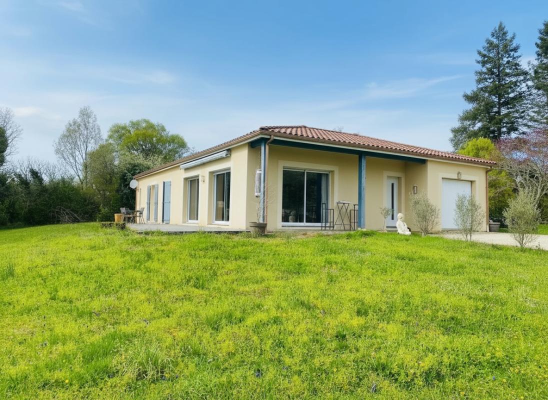 4 bedroom maison in Vers, Lot, France