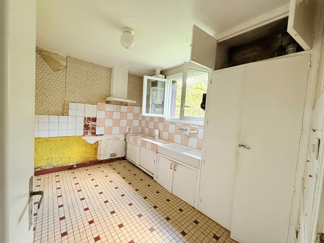 4 bedroom maison a renover in Pradines, Lot, France