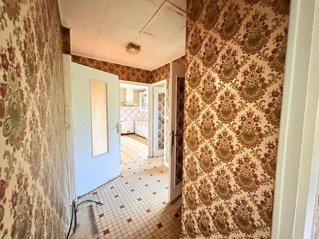 4 bedroom maison a renover in Pradines, Lot, France