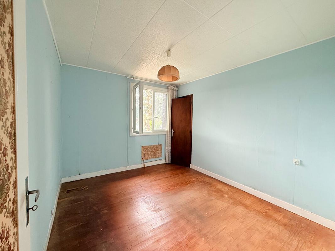 4 bedroom maison a renover in Pradines, Lot, France