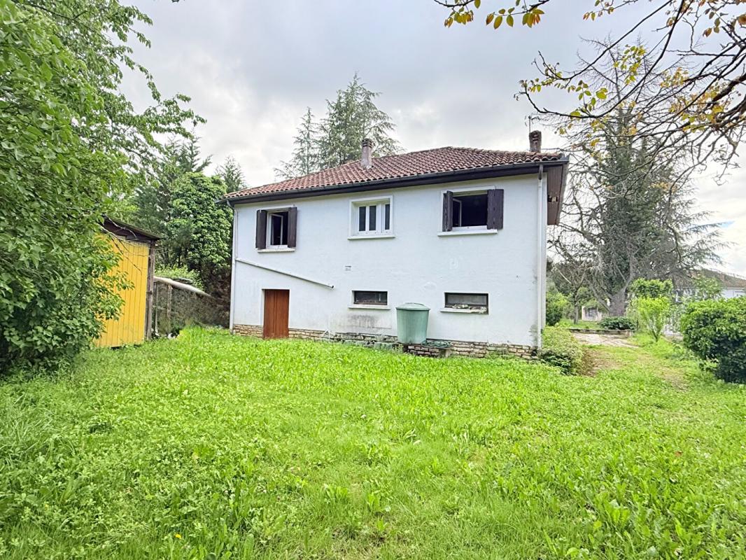 4 bedroom maison a renover in Pradines, Lot, France