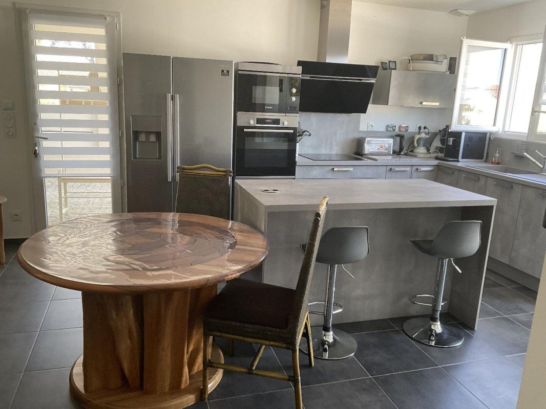 3 bedroom maison in Cahors, Lot, France
